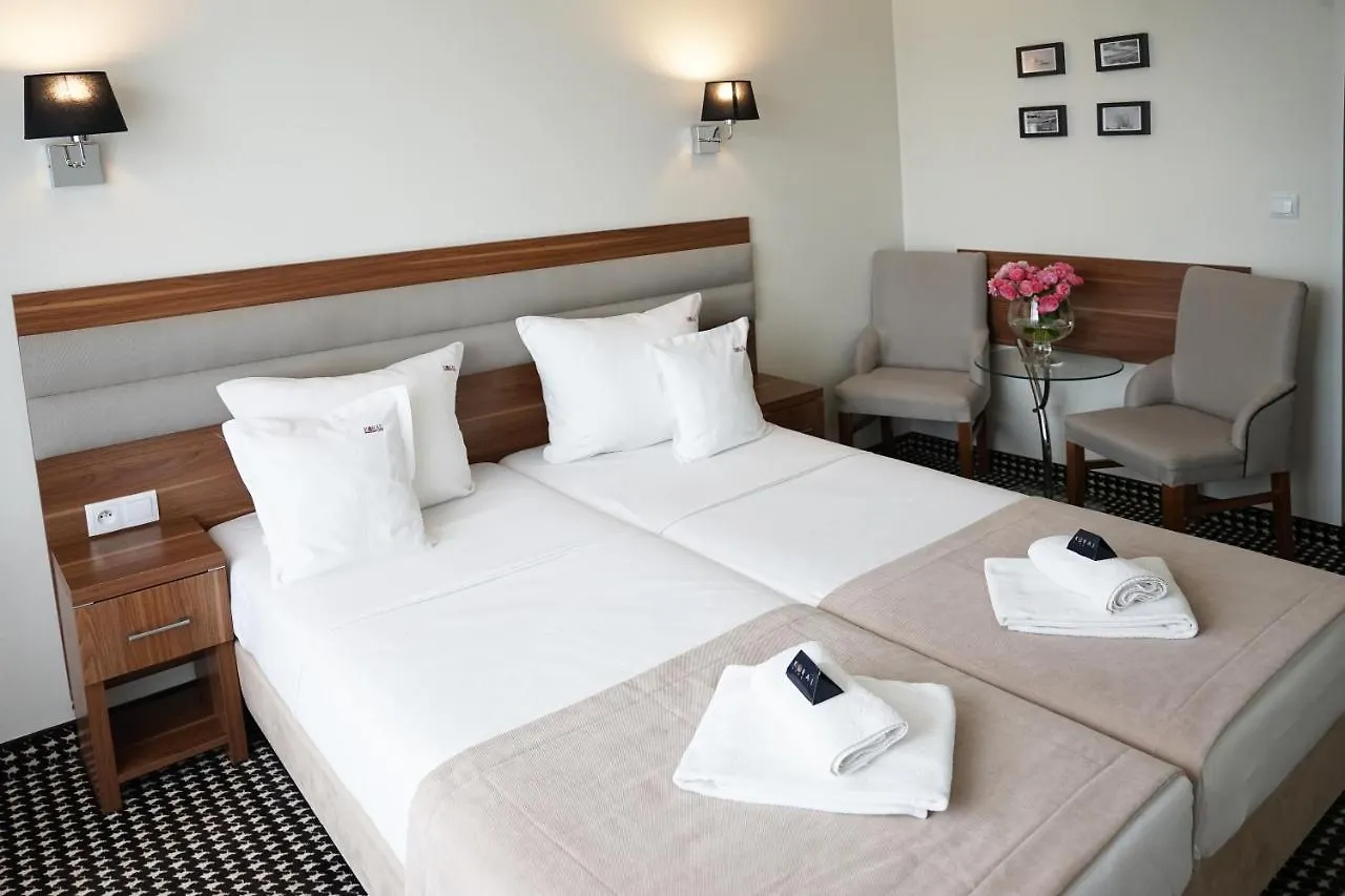 Resort Koral Live